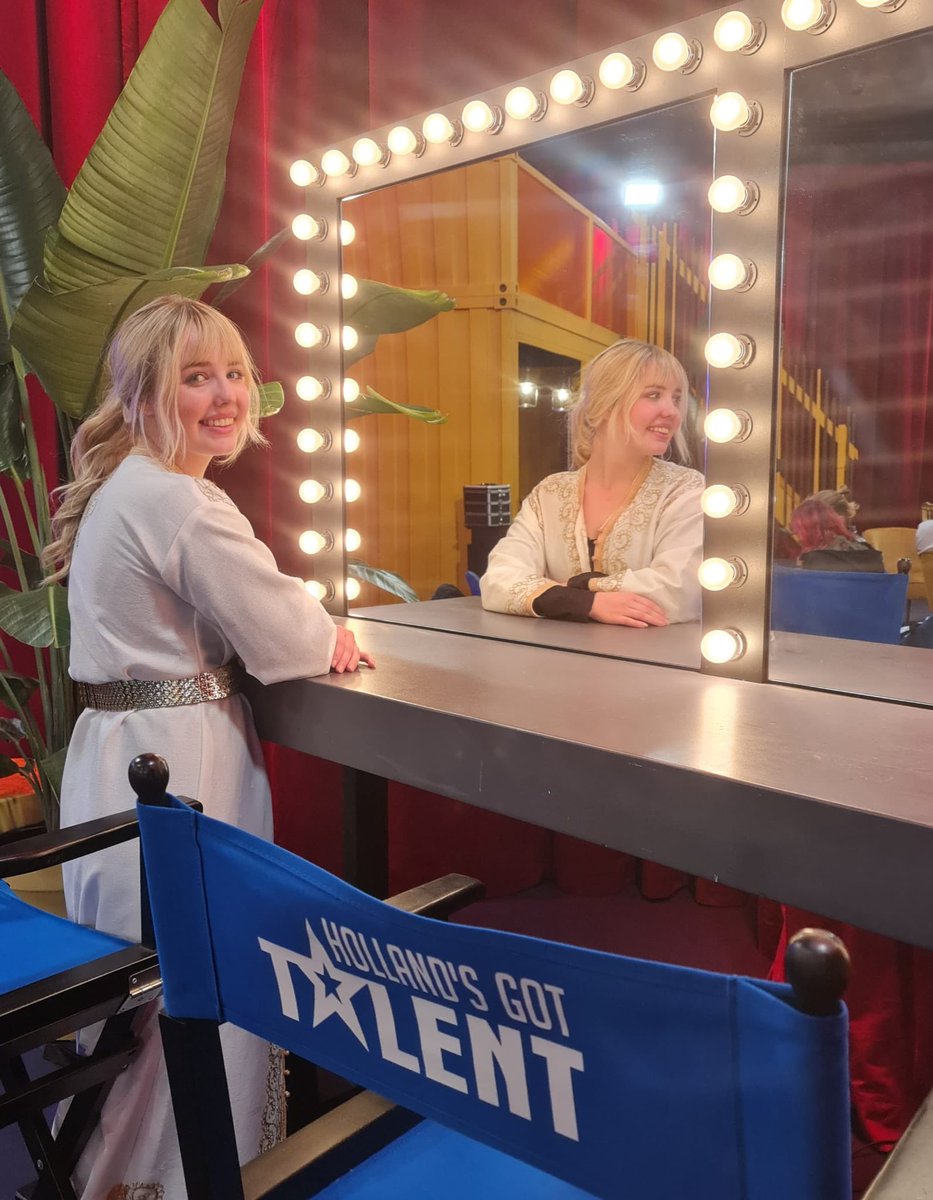 FeejDatthijn's tweet photo. Vanavond is het zover...
Ik ben zo ontzettend benieuwd naar de uitzending!
Zijn jullie er ook bij?
RTL4 20u.
#HollandsGotTalent #FeejOnStage #DreamBig #RTL4 #Feej #FeejDatthijn https://t.co/yQfKrFXIYi