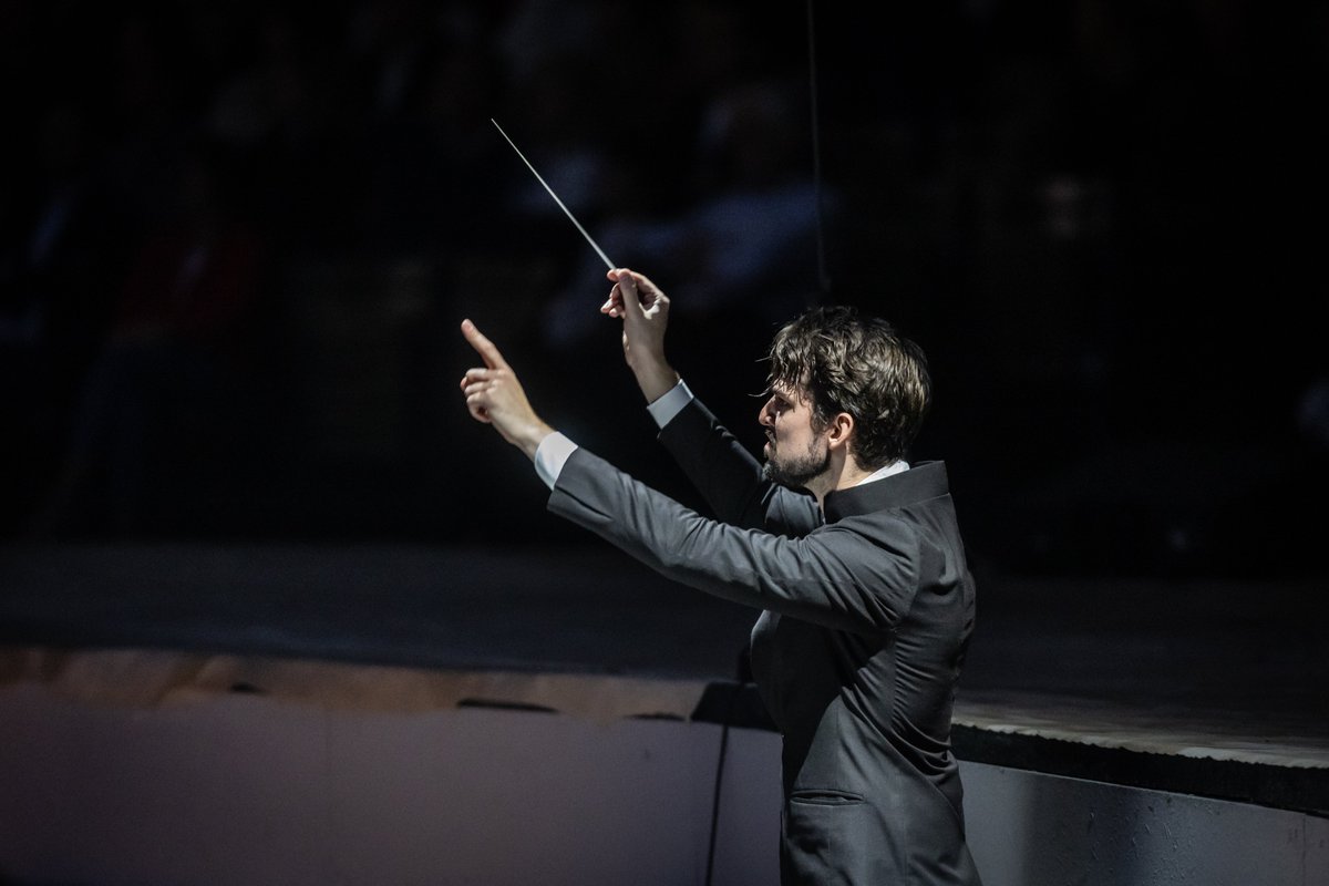 "Der fliegende Holländer"
 #Sopot #BalticOperaFestival
"In the pit, Yaroslav Shemet took all this in his professional stride, the fast-rising Ukrainian-Polish conductor mixing musical authority and elegant charisma, and showing why he has become a name to watch." <a href="/operamagazine/">Opera with Opera News</a>