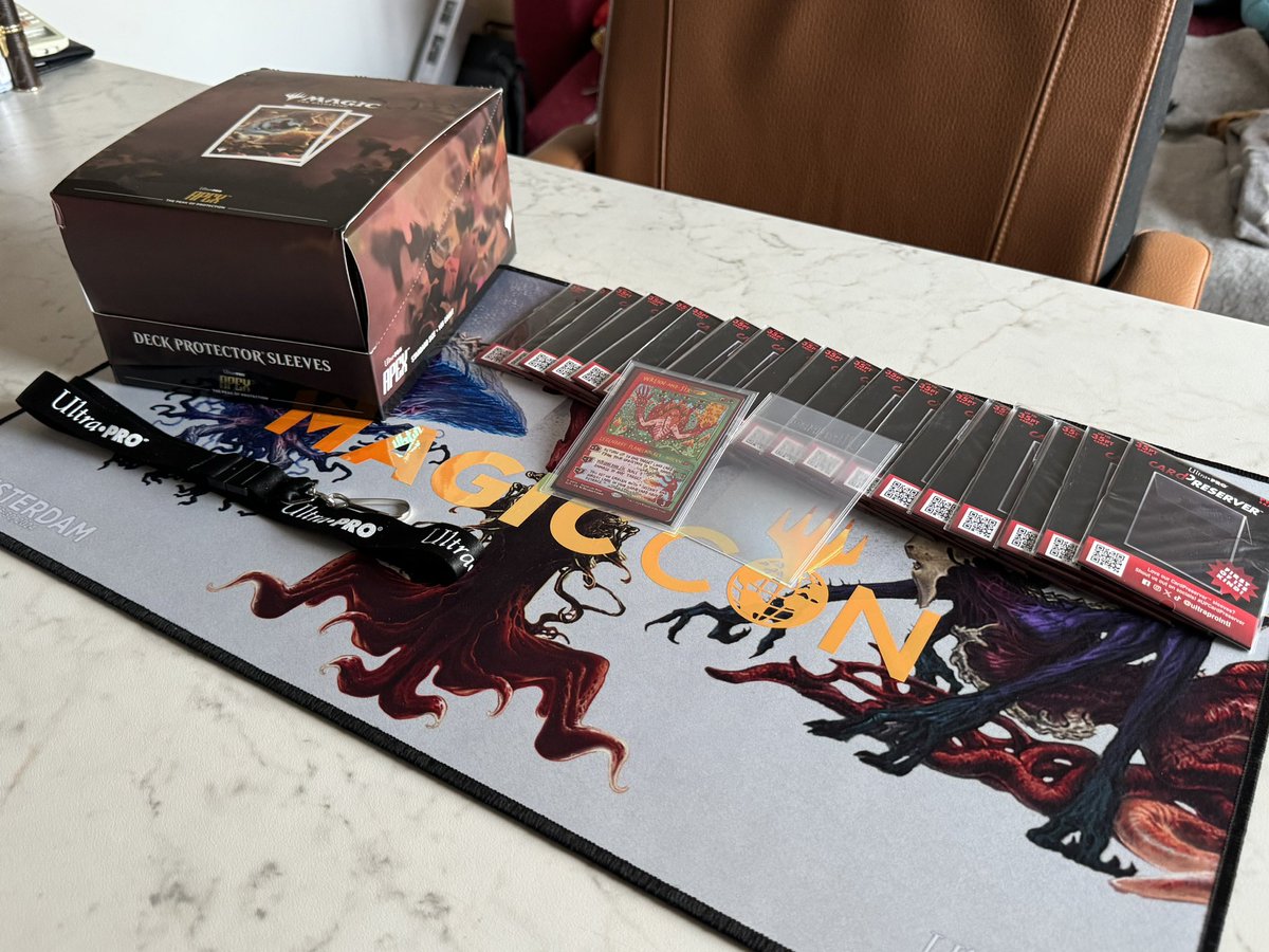 🧵THREAD🧵
Flying to <a href="/AxionNow/">AxionNow</a> mega wknd Sheffield🇬🇧

Stoked to see mates &amp; hopefully que for the invi🔥

 Curious to see how many 💍 I’ll face post ban👀

Repping <a href="/UltraProIntl/">Ultra PRO</a> &amp; thx to them anyone that beats me will get their fire apex sleeves💪

Challenge on! see yall there🤙