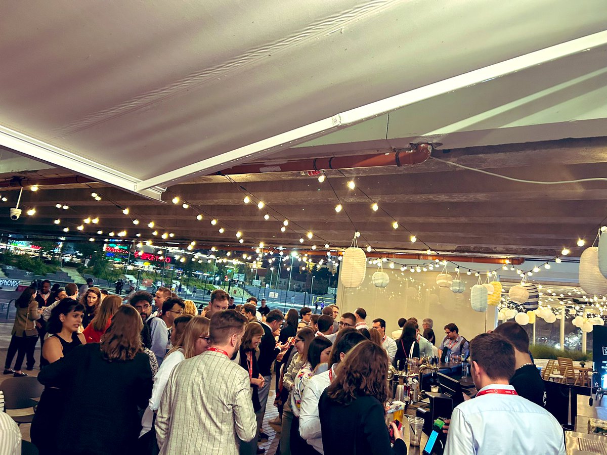 Sneak peek into the <a href="/esil_sedi/">ESIL-SEDI</a> Early-Career drinks yesterday! Thank you all for coming - we hope you had a great time catching up with old friends and meeting new ones! #ESIL2024