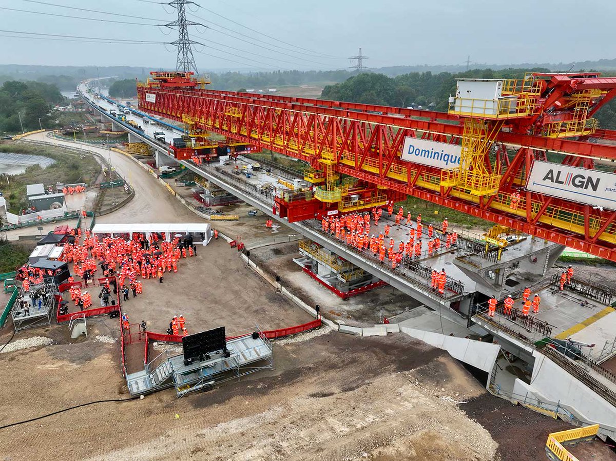 WeAreMcAlpine's tweet photo. Congratulations to our #AlignJV colleagues (JV of @BouyguesUK @WeAreMcAlpine &amp; @VolkerFitzUK) who achieved a major milestone for @HS2Ltd yesterday, completing the 2.1 mile long Colne Valley Viaduct which has now become Britain's longest rail bridge 👇 https://t.co/tKgqSf2mym https://t.co/7ljLibZCjA