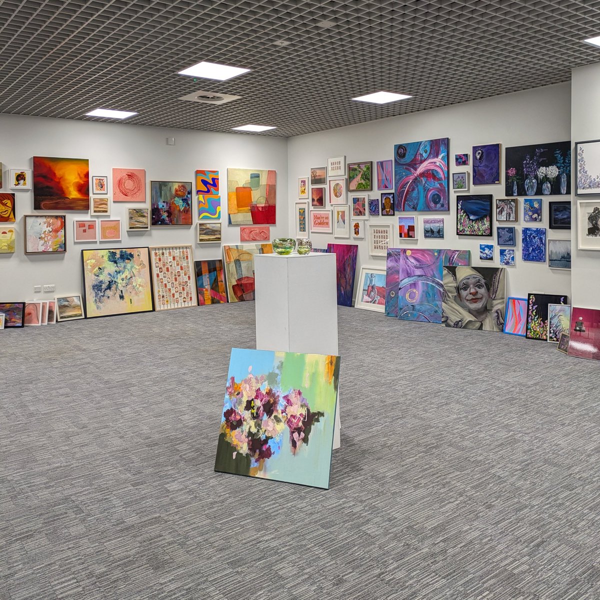 BobCat_Gallery's tweet photo. Come and explore our rainbow of original and limited edition artwork at Putney Exchange Shopping Centre 😻
We have a huge variety on offer &amp; I'm on hand to help you find exactly what you're looking for... 

⏰ Open Tuesday to Saturday, 10.30am - 6.30pm

https://t.co/M8xkzXFCYt https://t.co/aUKyxDLzCe