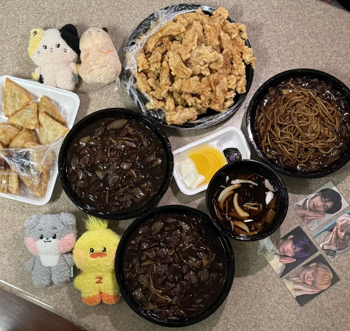 로미오사망정식🔪🩸

#밥건욱 #태래비전출연맛집
#우_리키_리만_먹자 #갈비
#한빈이_입속으로_올인해