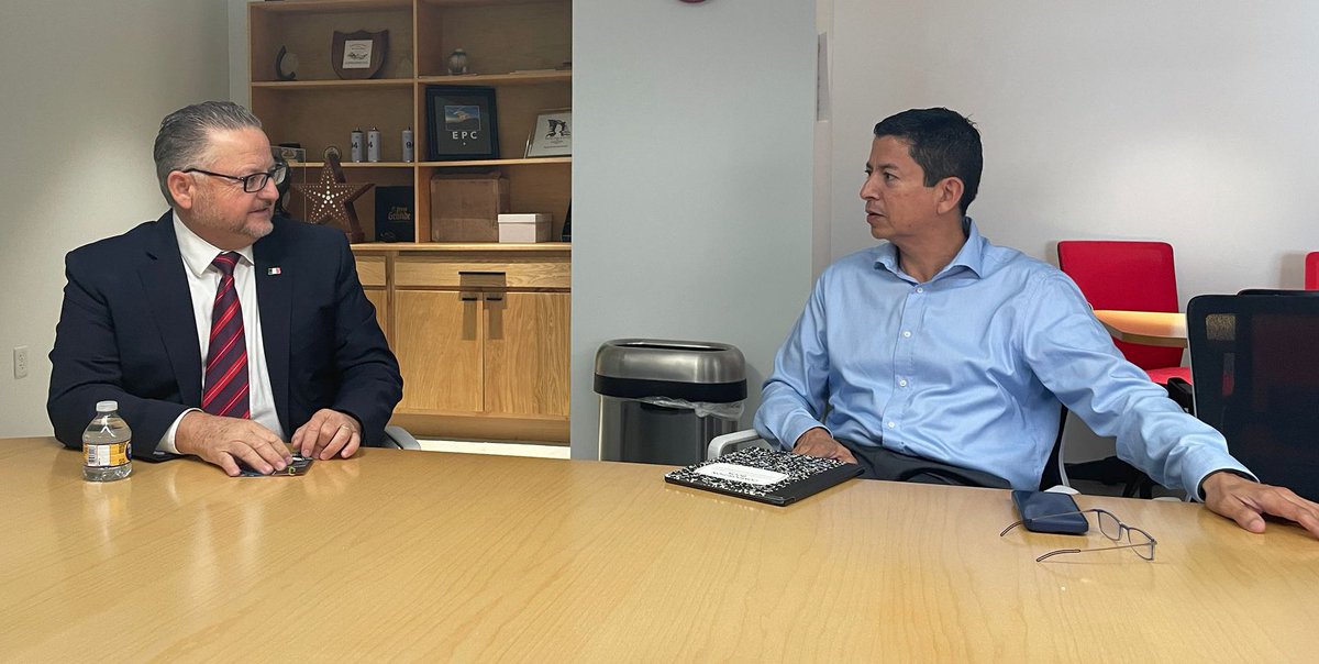 Consulado General de México en El Paso (@consulmexelpaso) on Twitter photo Productiva reunión con Ricardo Mora, director y CEO de <a href="/EPC915/">El Paso Chamber</a>, para continuar fortaleciendo nuestra colaboración en iniciativas que impulsen la economía de la región Paso del Norte.
#Colaboración #PasoDelNorte #EconomíaRegional Productiva reunión con Ricardo Mora, director y CEO de <a href="/EPC915/">El Paso Chamber</a>, para continuar fortaleciendo nuestra colaboración en iniciativas que impulsen la economía de la región Paso del Norte.
#Colaboración #PasoDelNorte #EconomíaRegional
