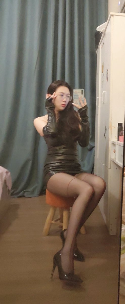 感觉每次想活动，就找不到人了。有合适的夫妻或者情侣吗？加q1164343749。单勿扰。