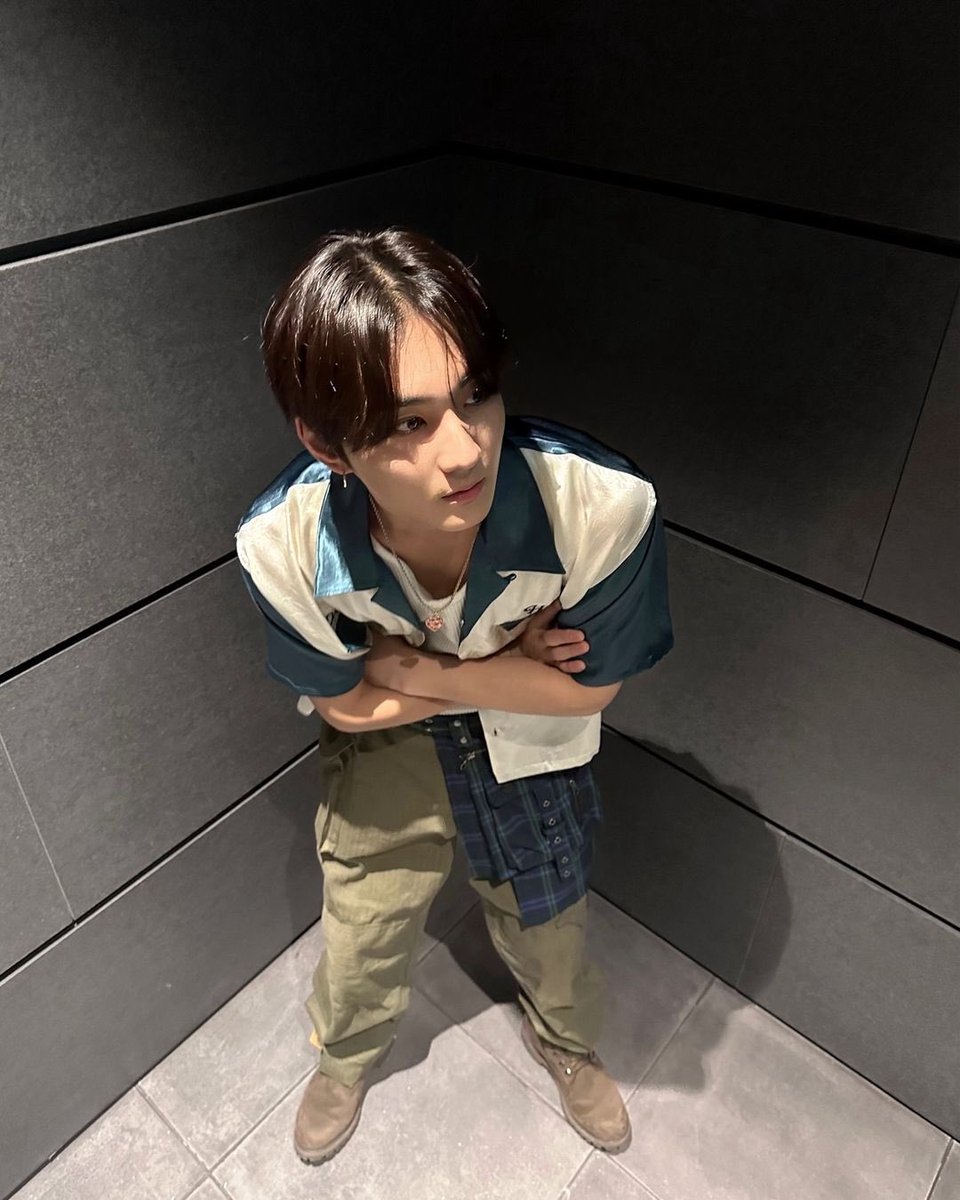 EN7ernally's tweet photo. YANG JUNGWON 💙 https://t.co/MKMPrUuxei