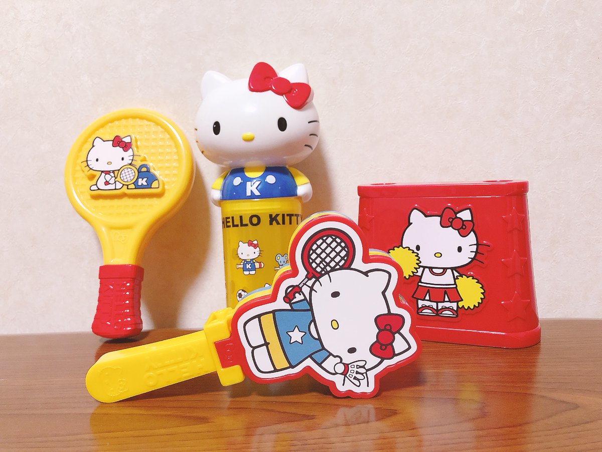 【ニュース】#ハッピーセット「#ハローキティ」期間限定で9/13(金)発売！デビュー当初のレトロなデザインをモチーフにした可愛い応援グッズに、スポーツゲームなど🐱🐈🎀💖🏀🏓🎾🏸⛳🎳🎌sgs109.com/n/18273/