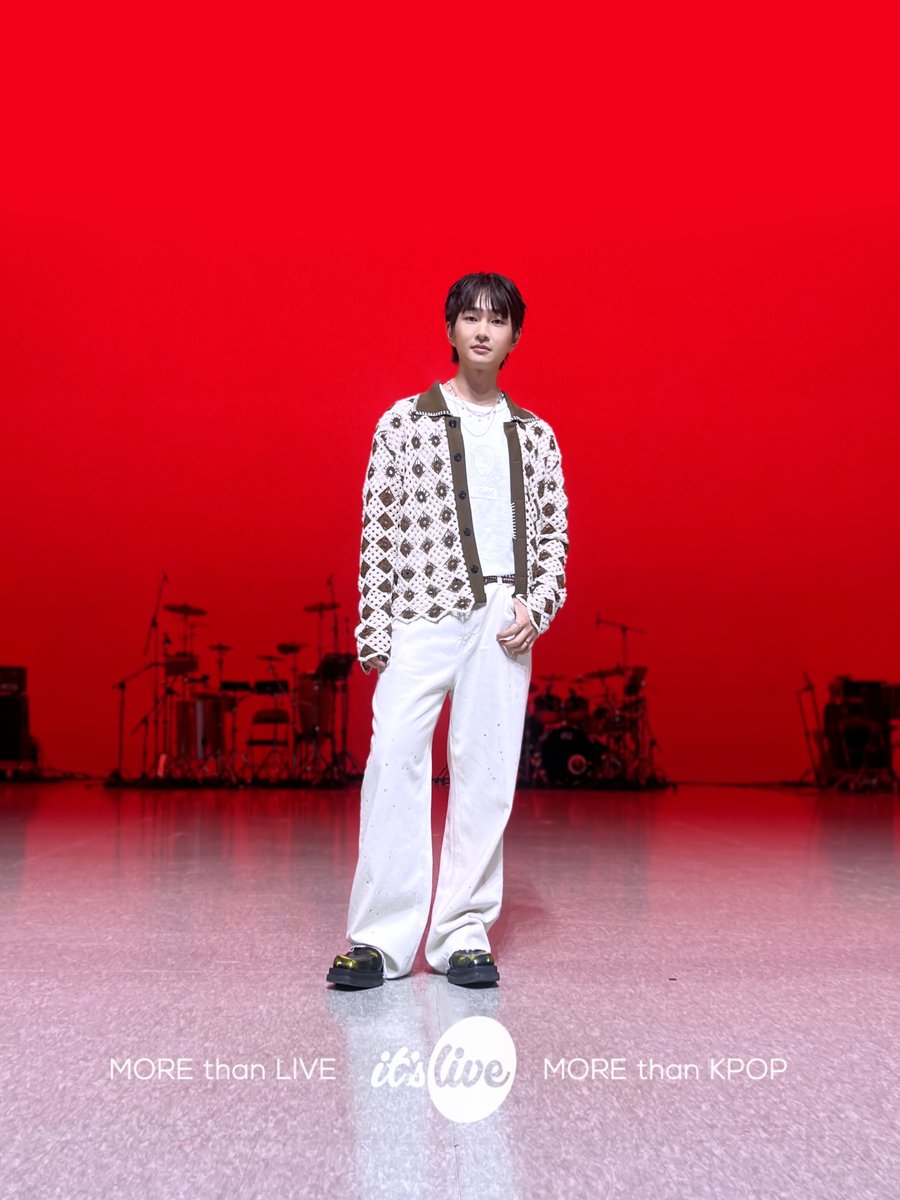 온유의 잇츠라이브 현장 포토!📸
ONEW의 ‘매력 (beat drum)' 무대를
유튜브 it's Live 채널에서 확인하세요!✨

#itsLive #온유 #매력 #ONEW #KPOP #잇츠라이브