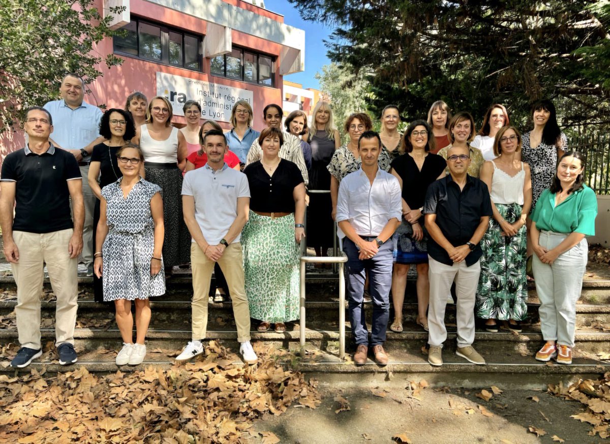 NicolasTribout's tweet photo. La promotion passerelle 3 fait sa rentrée à  @IRAdeLyon De belles rencontres ! https://t.co/XgAnMJzdmt