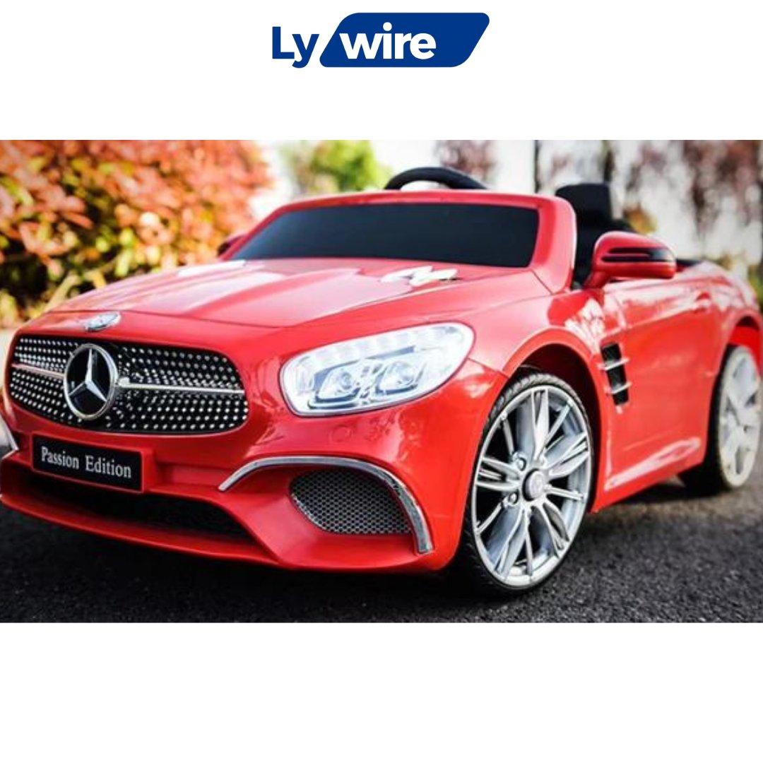 lywire9's tweet image. 🚗💨 Give your little ones the ride of their dreams with the Lywire Mercedes AMG Ride-On Car! 

#Lywire #KidsRideOnCar #MercedesAMG #DualControl #AdventureTime #GiftForKids #OutdoorFun #IndoorFun #HandEyeCoordination #RideOnToys #LuxuryForKids