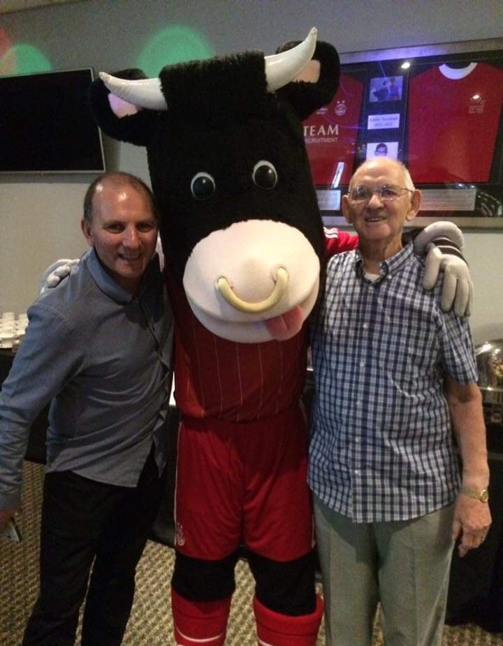 dallsheed's tweet photo. Happy Heavenly Birthday, Dad, our first one without you.β€οΈ
We all miss you, Da, Granda, Great Granda, or Kenny β€οΈ
and your Dandy Don's @AberdeenFC are doing just fine.β€οΈπ€
Keep #standingfree β€οΈ https://t.co/8lr6DxpP04