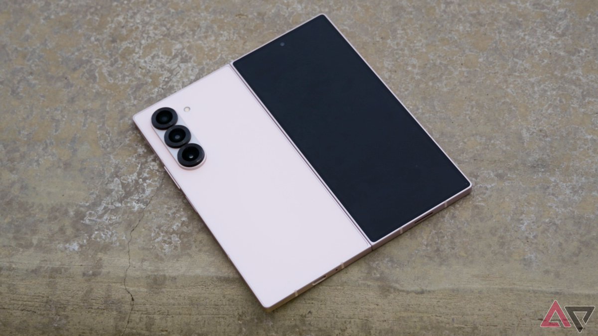 MobileInformer's tweet image. This is what the Samsung Galaxy Z Fold Special Edition looks like dlvr.it/TCtnB4