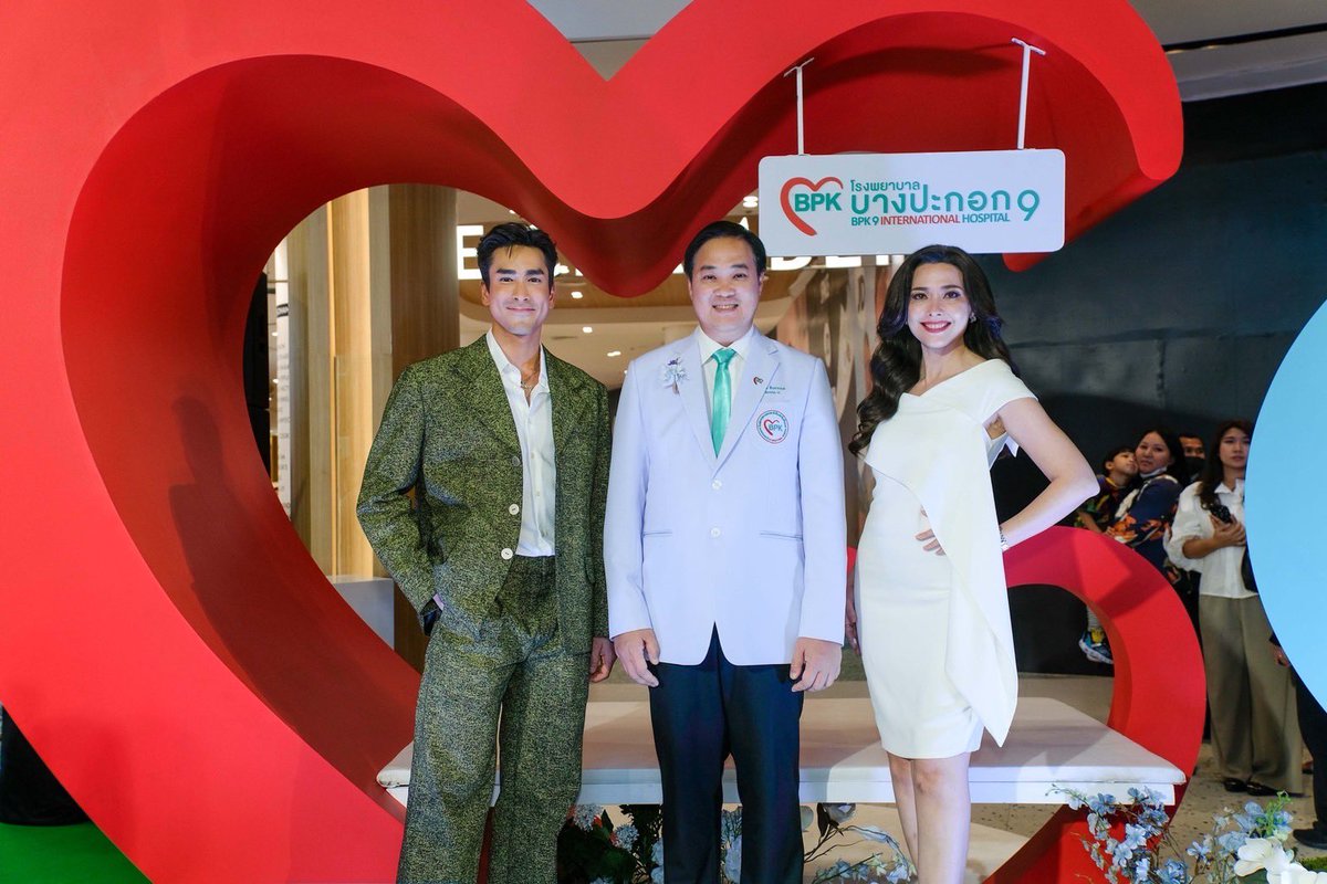 startalkent's tweet photo. โรงพยาบาลบางปะกอก 9 อินเตอร์เนชั่นแนล พา ณเดชน์ มาเช็กอิน!ที่ดินแดนสุขภาพดี #HealthTopia Heart Of Care Health Fair 2024 มหกรรมคนรักสุขภาพ Check & Share เคล็ดลับสุขภาพดีแบบจัดเต็ม!!

อ่านต่อ: https://t.co/72ujocUUMj

#BPK9 #BPK9HOSPITAL #BPK9XNadech #HealthTopia #Healthtopiaดินแดนสุขภาพดี #HeartOfCareHealthFair2024  #มหกรรมคนรักสุขภาพ #HCF2024 #HealthFair  #แบร์รี่ #barrynadech #ณเดชน์คูกิมิยะ #nadechactivity #NadechKugimiya #kugimiyas #mclizasadler #Lisa #ลิซ่าอาลิซาเบธ #lizasadler  #HeartofCare #ดูแลด้วยหัวใจ