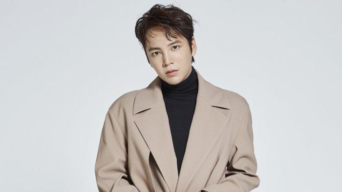 bfminwho's tweet photo. Jang Geun Suk Beri Kabar Kepada Penggemar Hal yang Dilakukan Usai Menjalani Operasi Kanker Tiroid https://t.co/Zrl5uwphNk https://t.co/0r2Oaw51Rl