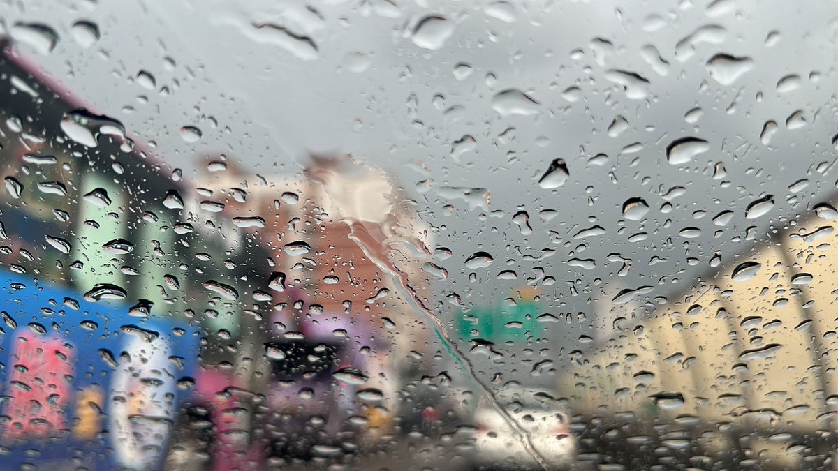 洗完車就下雨！
雨神同行～