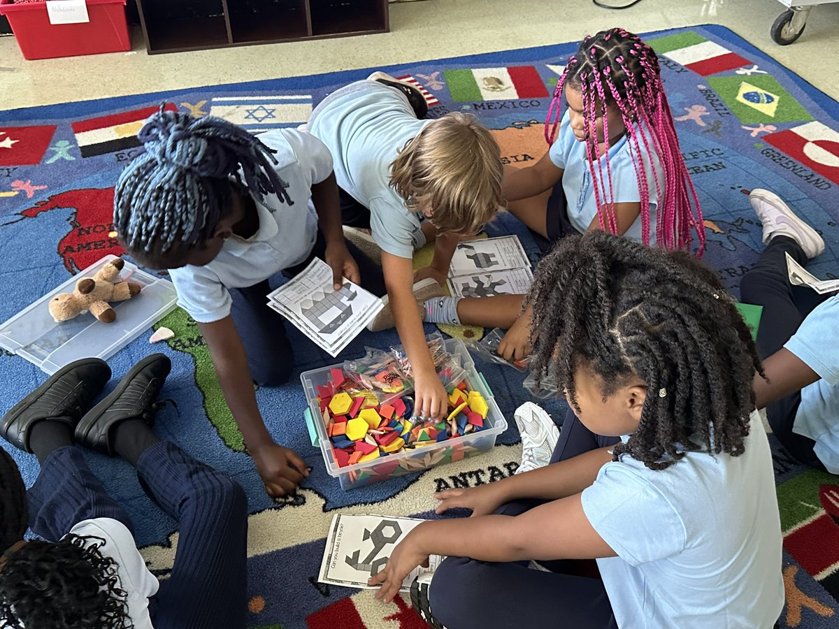 CHES_TAG's tweet image. 2nd Grade Students practicing math stations and rotations! ♥️ 
They are getting the hang of it with Ms. McCoy’s guidance! 
#chesCMcCoy2 #CHESTAG2 #mathstations