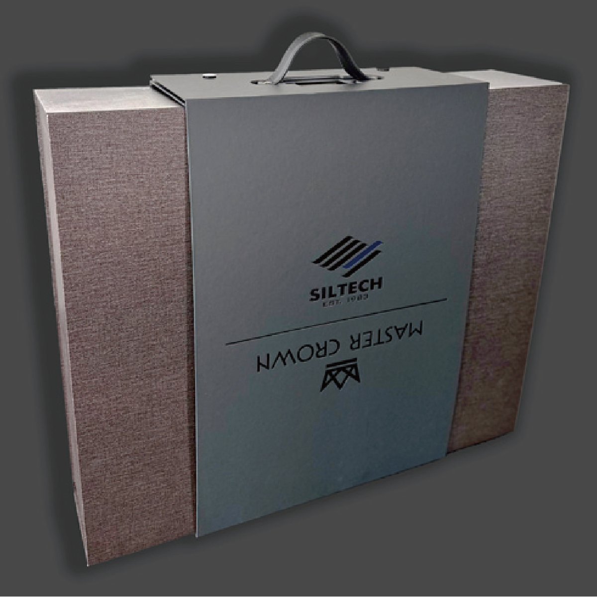 richcoln's tweet image. 【銀彩威力再創高峰｜Siltech Master Crown 線材音效驚人】
#Siltech #MasterCrown #S10plus #單結晶純銀導體 #BalancedGround #Femto級細節 #傳真度與真實感逼真 #激昂澎湃 #拳拳到肉
Read the full article here: reurl.cc/QEEbxp