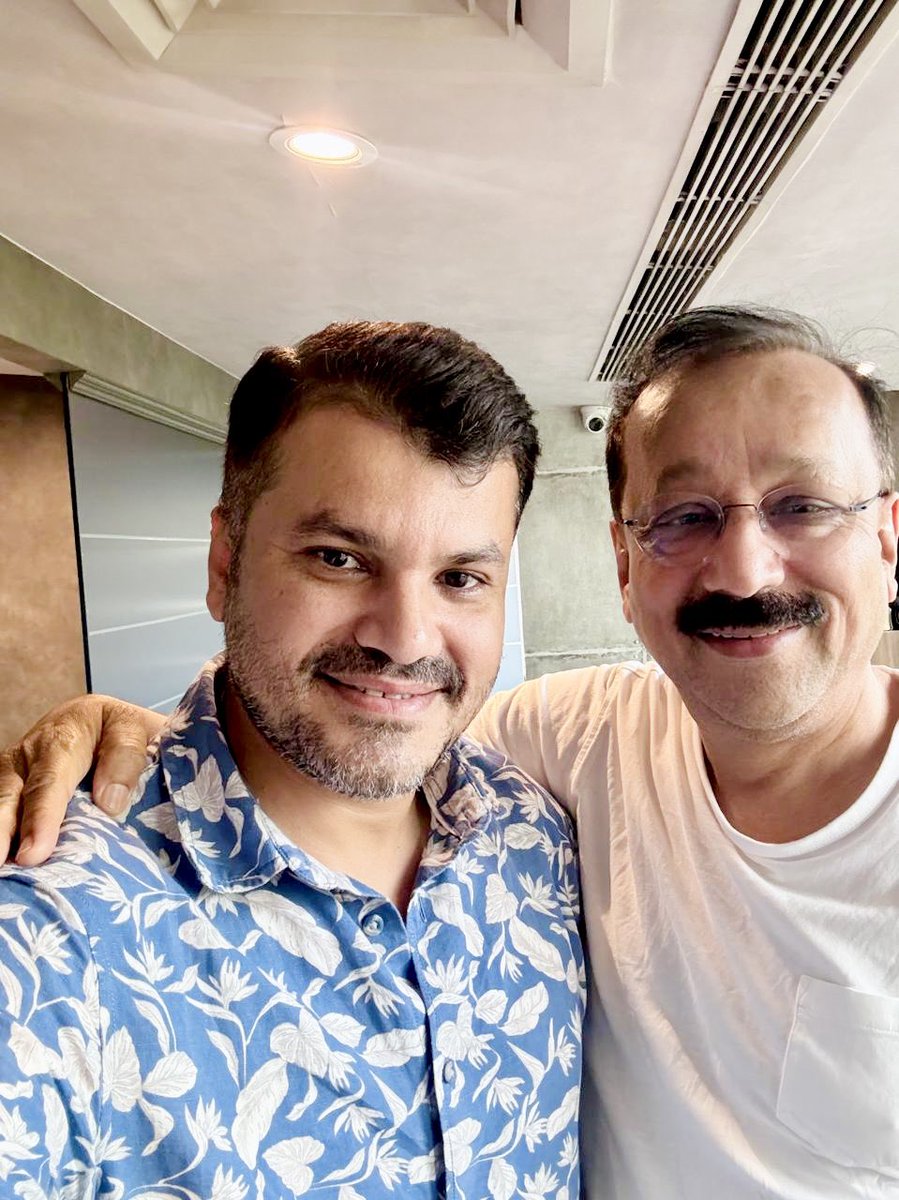 Ali Ahmed (@aliahmedtonk) on Twitter photo उद्योगपति और महाराष्ट्र सरकार में पूर्व राज्य मंत्री बड़े भाई बाबा सिद्दीक़ी से सुखद मुलाकात और एक लंबी चर्चा हुई ।
<a href="/BabaSiddique/">Baba Siddique</a> #BabaSiddique #tonk #rajasthan #Maharashtra #mumbai उद्योगपति और महाराष्ट्र सरकार में पूर्व राज्य मंत्री बड़े भाई बाबा सिद्दीक़ी से सुखद मुलाकात और एक लंबी चर्चा हुई ।
<a href="/BabaSiddique/">Baba Siddique</a> #BabaSiddique #tonk #rajasthan #Maharashtra #mumbai