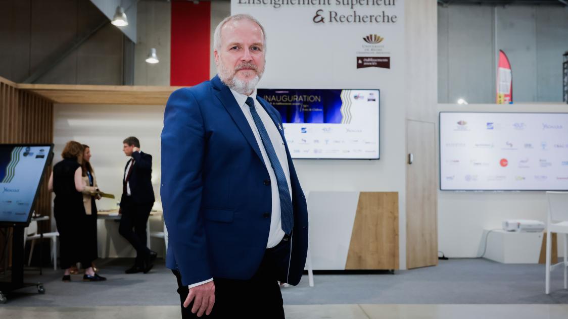 " C'est une preuve d'amour du territoire. Les partenaires sont agréablement surpris de nous y voir. Mais cela fait sens, cela correspond à notre volonté de servir le territoire sur la bioéconomie ".
Christophe Clément, président de <a href="/universitereims/">Université de Reims Champagne-Ardenne</a> 
lunion.fr/id637212/artic…