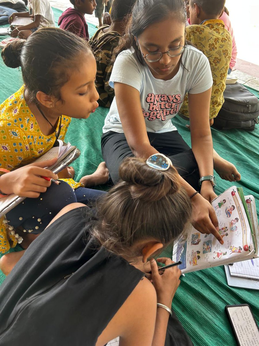 જીવનમાં સંજોગો પસંદ કરવાનો આપણને કોઈ અધિકાર નથી પણ  આવેલા સંજોગોમાં કેમ વર્તુવું એ આપણા હાથની વાત છે.