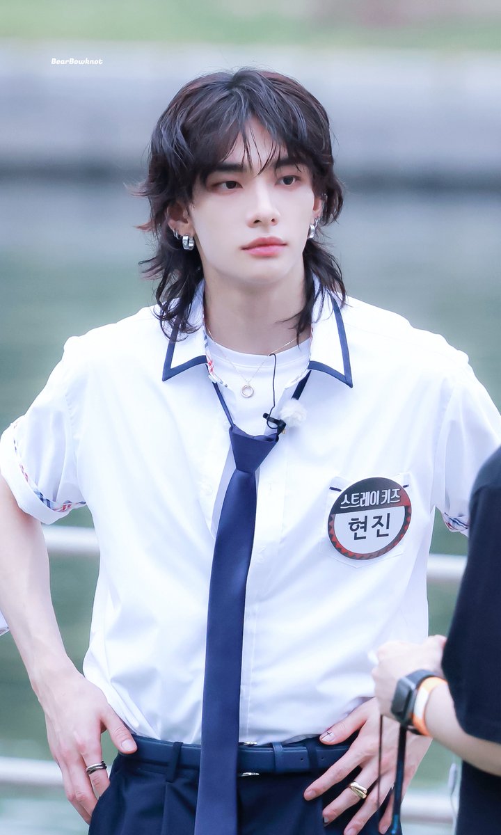 240905
⊹ ꧞風鈴ガラスの雨꧞ ⊹  
#스트레이키즈 #현진 #Hyunjin