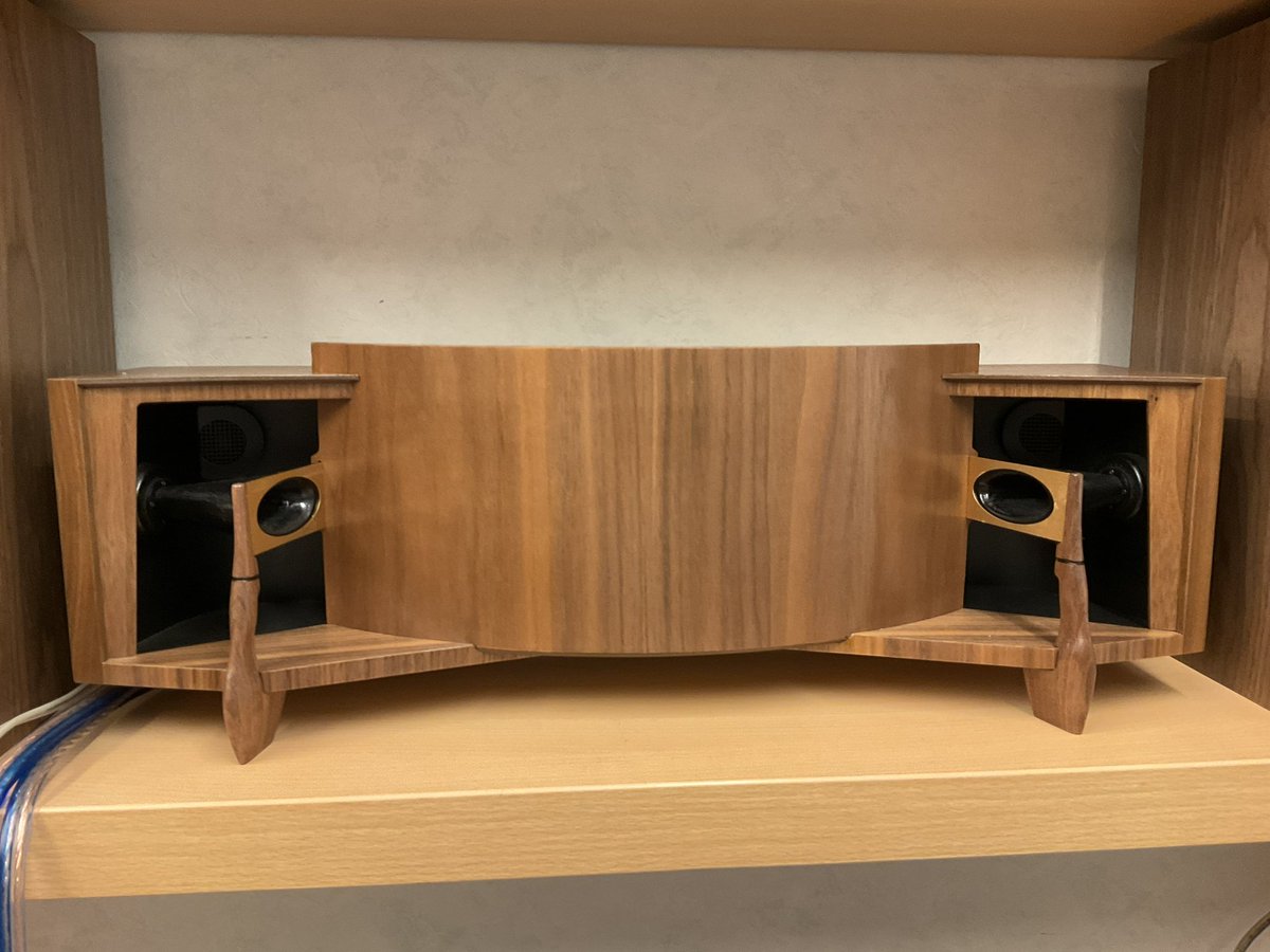 KTM819O4's tweet photo. #JBL #L52CLASSIC #ミニパラゴン 
新しいスピーカーが来ました！
古いスピーカーよりいい音です♪(´∀｀*)／
ﾐﾀﾒﾊﾌﾙｲﾎｳｶﾞｽｷ https://t.co/kubZSsWNRy