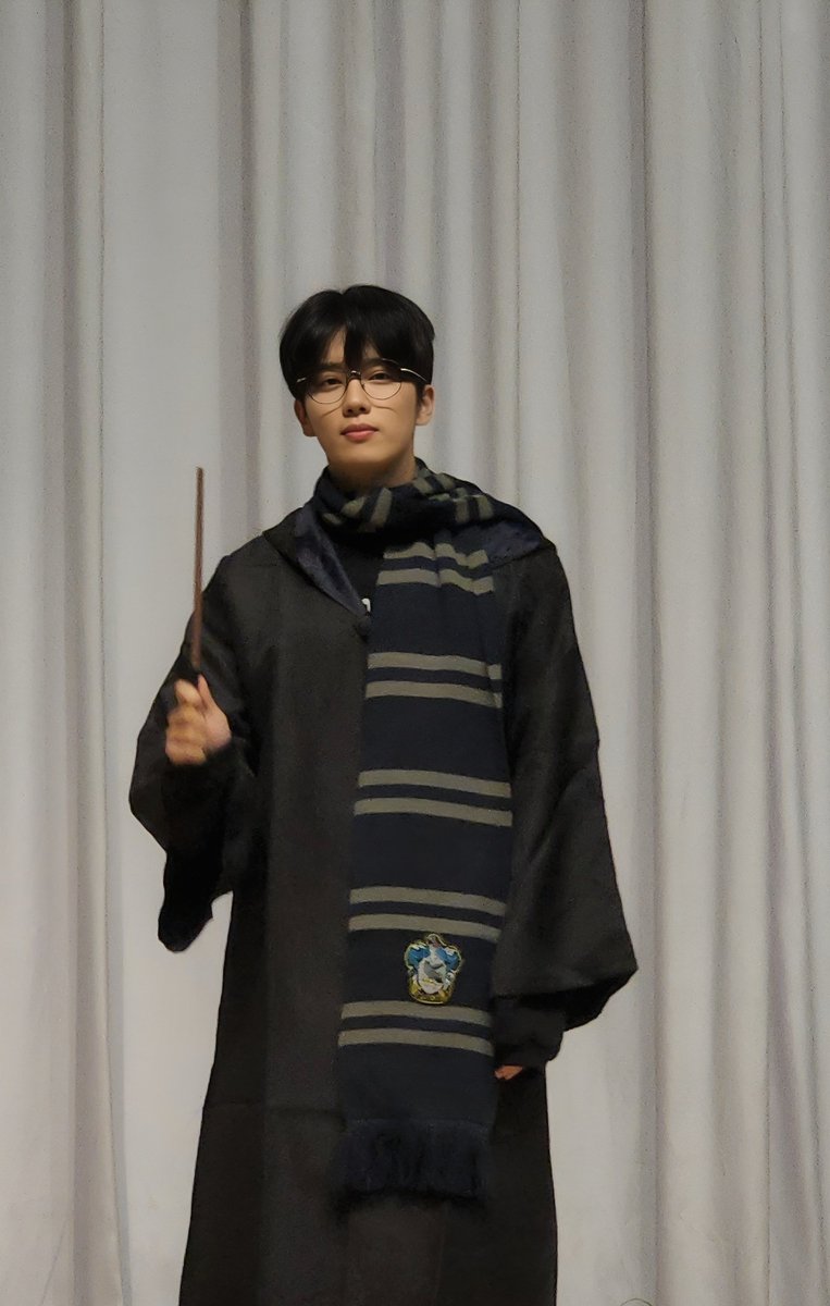 8princesslee8's tweet image. 240905 사운드웨이브 팬싸
@BAP_Youngjae

마법 부리는 법 까먹은 병아리
#유영재
#비에이피
#BAP