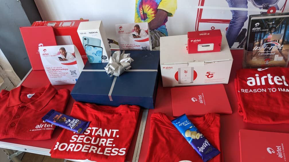 Airtel_Zambia's tweet photo. Our Ndola Team is setting the pace this Digital Friday! You too can be a winner by visiting any of our stores, purchasing a MiFi or router, or downloading and interacting on the My Airtel App! #DigitalFriday #InternetBundles #MyAirtelApp https://t.co/PUBS7ScgIp