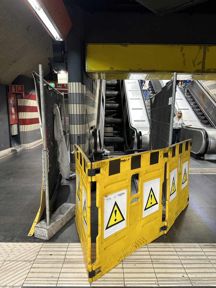 Emanuele Cigliuti (@cigliuti) on Twitter photo 🪜 ma quanto ci vuole per mettere a posto una #scalamobile nella #metro? Sono mesi che a #BaldoUbaldi c’è un cantiere!
A me … la gestione delle scale mobili di <a href="/InfoAtac/">infoatac</a> sa di grande #incompetenza o a qualcuno va bene così!
<a href="/MercurioPsi/">Mercurio Viaggiatore</a> <a href="/eugenio_patane/">Eugenio Patanè</a> <a href="/diarioromano/">diarioromano</a> 🪜 ma quanto ci vuole per mettere a posto una #scalamobile nella #metro? Sono mesi che a #BaldoUbaldi c’è un cantiere!
A me … la gestione delle scale mobili di <a href="/InfoAtac/">infoatac</a> sa di grande #incompetenza o a qualcuno va bene così!
<a href="/MercurioPsi/">Mercurio Viaggiatore</a> <a href="/eugenio_patane/">Eugenio Patanè</a> <a href="/diarioromano/">diarioromano</a>