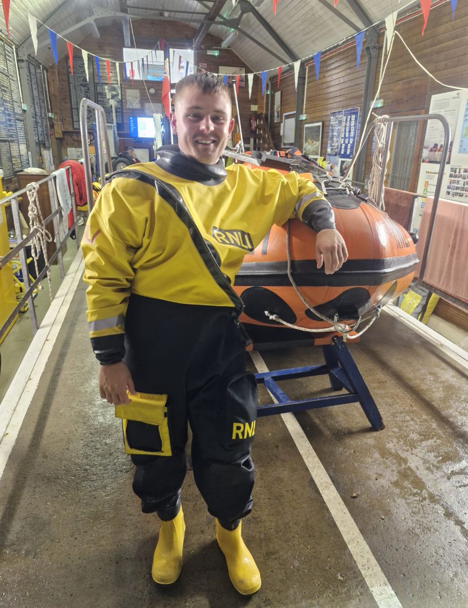 A big congratulations to Brandon for a successful Tier 1 D-Class pass-out last night!
Brandon demonstrated how to safely carry out launch and recovery, anchoring, veering down, radio procedures, navigation and locate and assist a casualty.
#RNLI
#SavingLivesAtSea
#VolunteerCrew