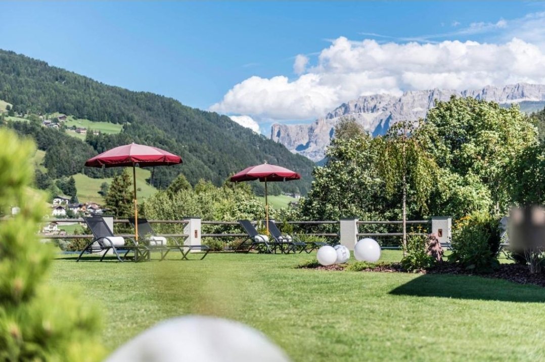 touristeea's tweet image. استمتع في اورتيساي الايطالية 🇮🇹
منتجع راقي وسط جبال الدولوميت ⛰️  

يا زين الراحة اللي تلقاها هنا 🏨  
مناظر تخليك تعيش الجو بكل معنى 🌿  

المنتجع يدمج الفخامة مع الطبيعة👌  
احجز لك عطلة العمر واسترخي بالكامل 🌟

Rainell Dolomites Retreat
booking.com/hotel/it/alpen…

اماكن تهمك في…