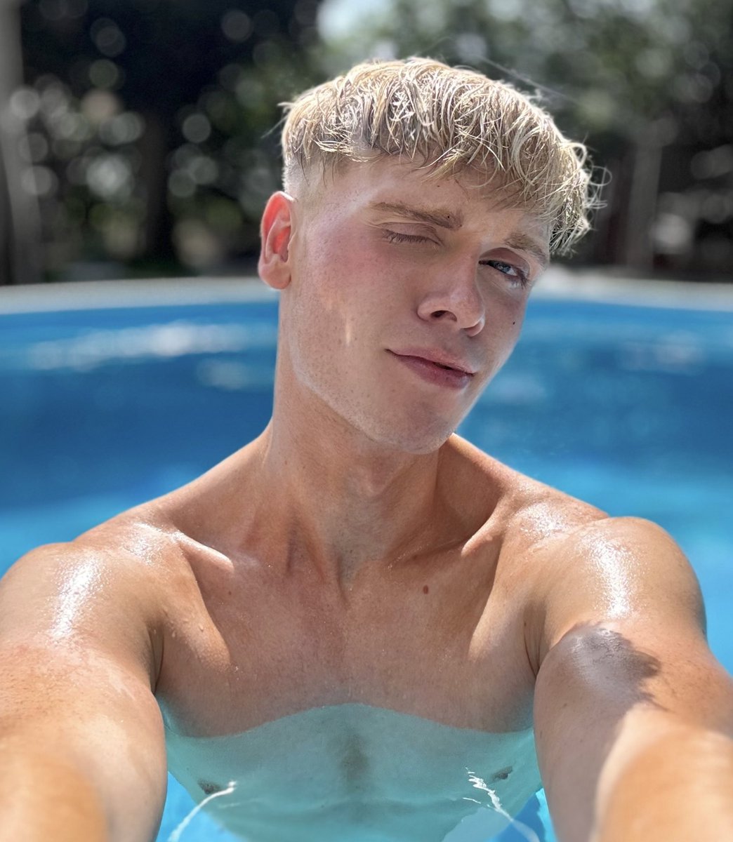 hotsbro1's tweet photo. Jerk off 6 times today 😔💦 no one helps me https://t.co/Zg2HJbgS1j