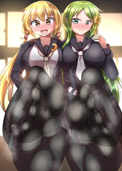 #黒の日 
ムレムレ黒タイツはいいぞ… 