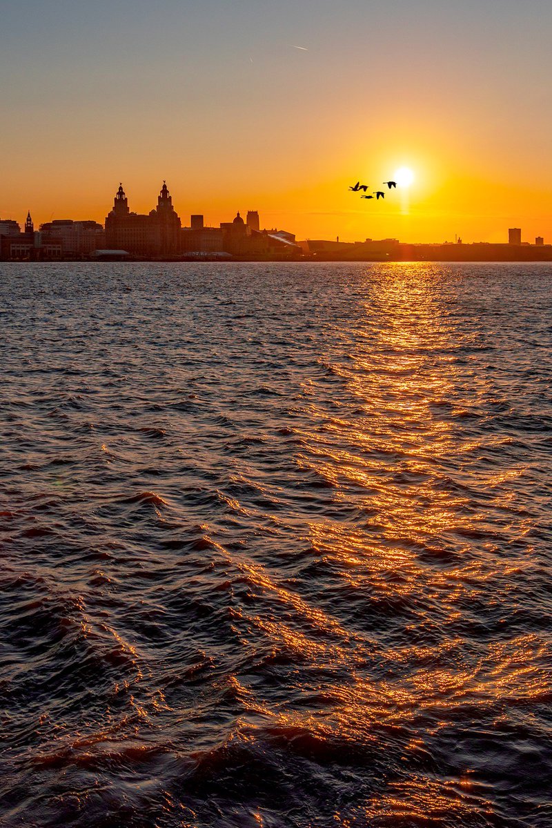 Here comes the sun - over #Liverpool.
