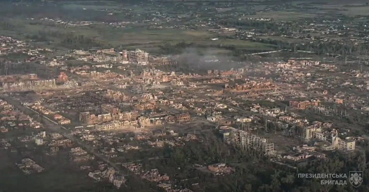 Ukrainian Vovchansk, located just 5 kilometers from the Russian border, now destroyed and deserted. Before the war, it was home to 17,000 people, but only a few residents remain in the city today.
