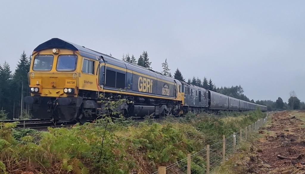 🚂📷#RailwayPhotography 
Another morning walk. Another chance for a shot of 1S25 Euston to Inverness. Seen passing Balloch Woods, 06/09/24. The felled trees provide us with multiple new locations.
<a href="/CalSleeper/">Caledonian Sleeper</a> <a href="/NetworkRailSCOT/">Network Rail Scotland</a>