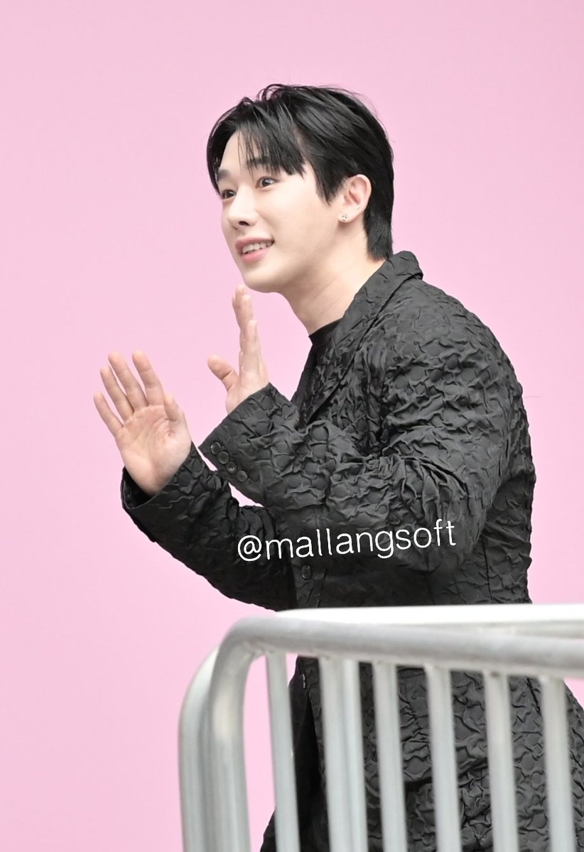 mallangsoft's tweet photo. 240906 서울패션위크 preview

#원호 #WONHO https://t.co/AmMOXKQZxI