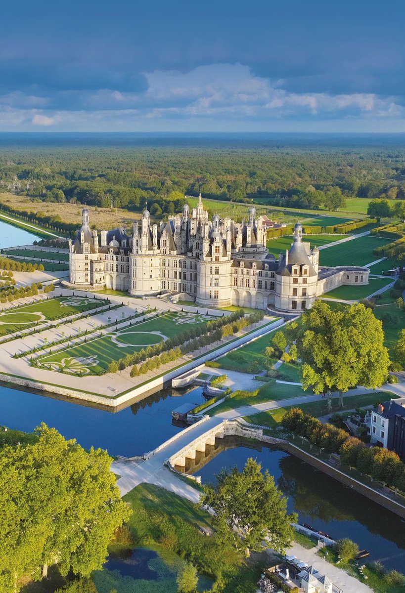 📆 6 septembre 1519 - 6 septembre 2024 
🎂Joyeux anniversaire au <a href="/domainechambord/">Château de Chambord</a> !
#505AnsChambord

#Thread  ⬇