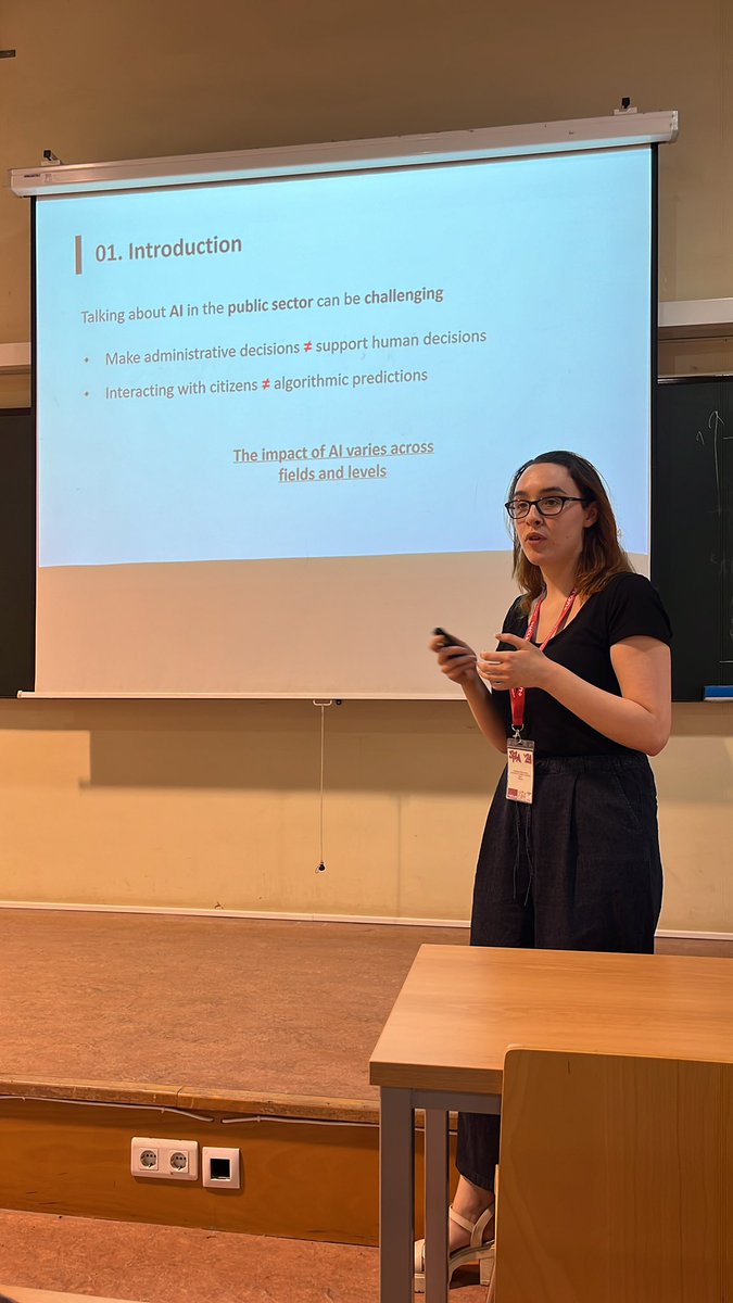 JulioA_LopezG's tweet image. We ended yesterday's day with the last presentations by #SFLA2024 students. Original ideas, novel approaches, ambitious projects and much more around #fuzzy_logic