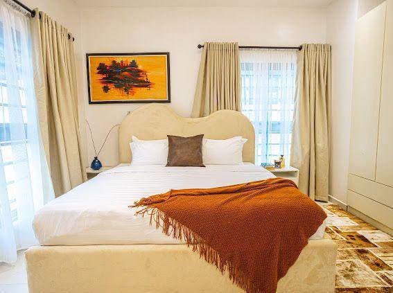 mis_funmi's tweet image. Exquisitely furnished three-bedroom apartment in the heart of Adeniyi Jones,Ikeja.
:
Kindly send a DM!
IG: @luxeloft_lagos

WhatsApp: 09094984410

#shortletsikeja #lekkishortlets #airbnblagos #shortletlagos #ikejaservicedapartments #shortletsinlagos #airbnblagos #ikeja