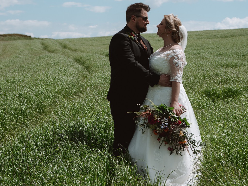 joannamayphoto's tweet image. The magic of wedding photography is capturing moments that last a lifetime. 💍✨ Sharing a few favourites from recent weddings! Which photo style speaks to you the most? #WeddingPhotography #SouthWales #JoannaMayWeddings #WeddingPhotographer #SouthWalesWeddings #BridalBoudoir