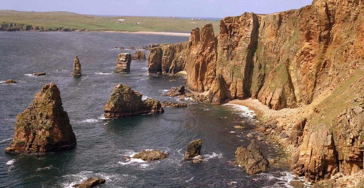 #DidYouKnow Shetland contains rocks from every geological period from the Precambrian to the Devonian?! It is also the most northerly of the <a href="/UNESCO/">UNESCO 🏛️ #Education #Sciences #Culture 🇺🇳</a> Global Geoparks situated in the UK and a haven for wildlife, especially birds. 
 
bgs.ac.uk/geology-projec…