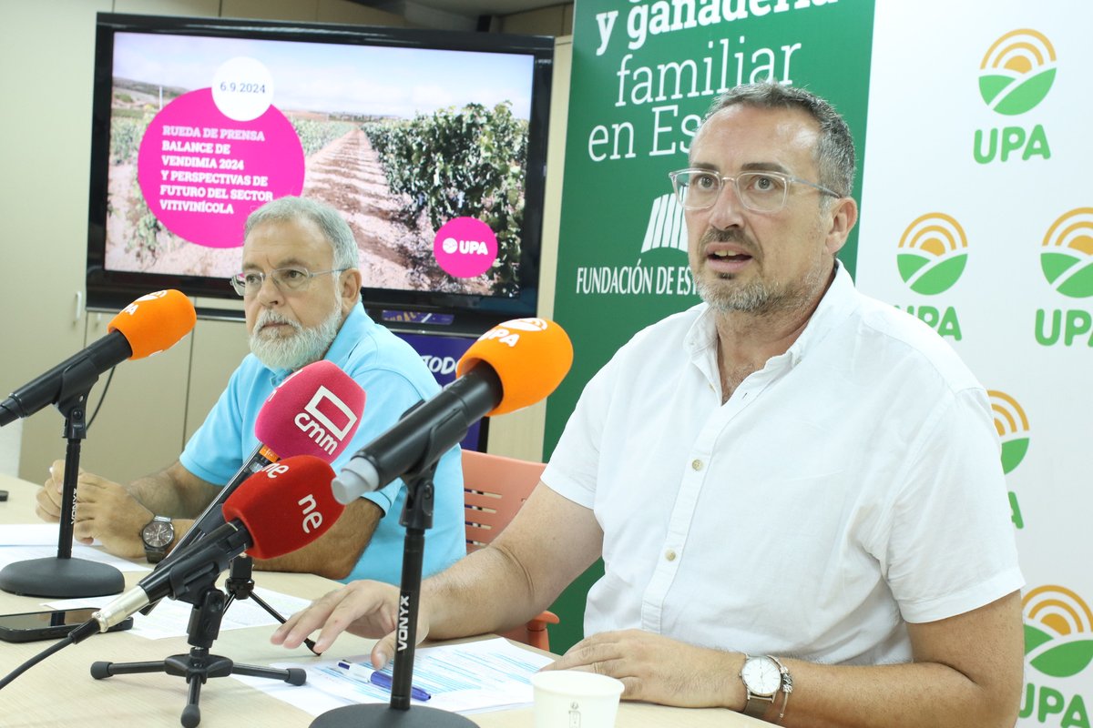 En plena #vendimia 🍇🍷, hoy en rueda de prensa hemos denunciado la grave crisis de mercado que sufre el sector del vino. Los motivos, en la noticia 👇
upa.es/upa/noticias-u…