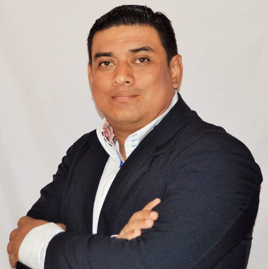 RtpEcuador's tweet image. “Veremos candidatos que ocupan espacios en la papeleta, pero claramente no toman en serio las campañas electorales, lo que se reflejará en los resultados”.

Lcdo. Ronald Antón, Analista Político @RonaldAntonCPI . Míranos en YouTube, Facebook Live, o escúchanos en 96.5 FM…