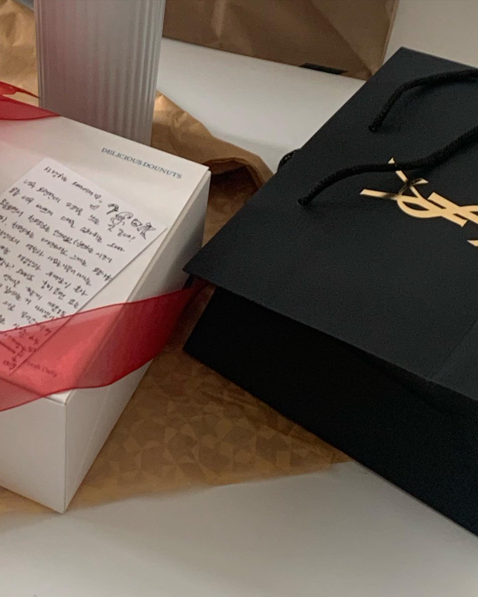 Oh, I got a gift! This unexpected surprise has made my day so much brighter.