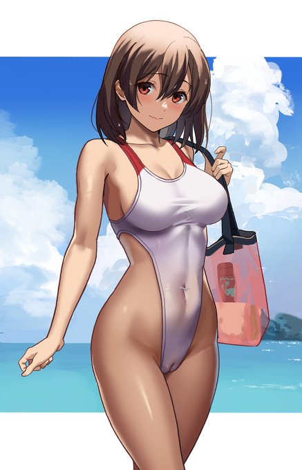 ぴっちり白競泳水着🩱シャリーファちゃん 