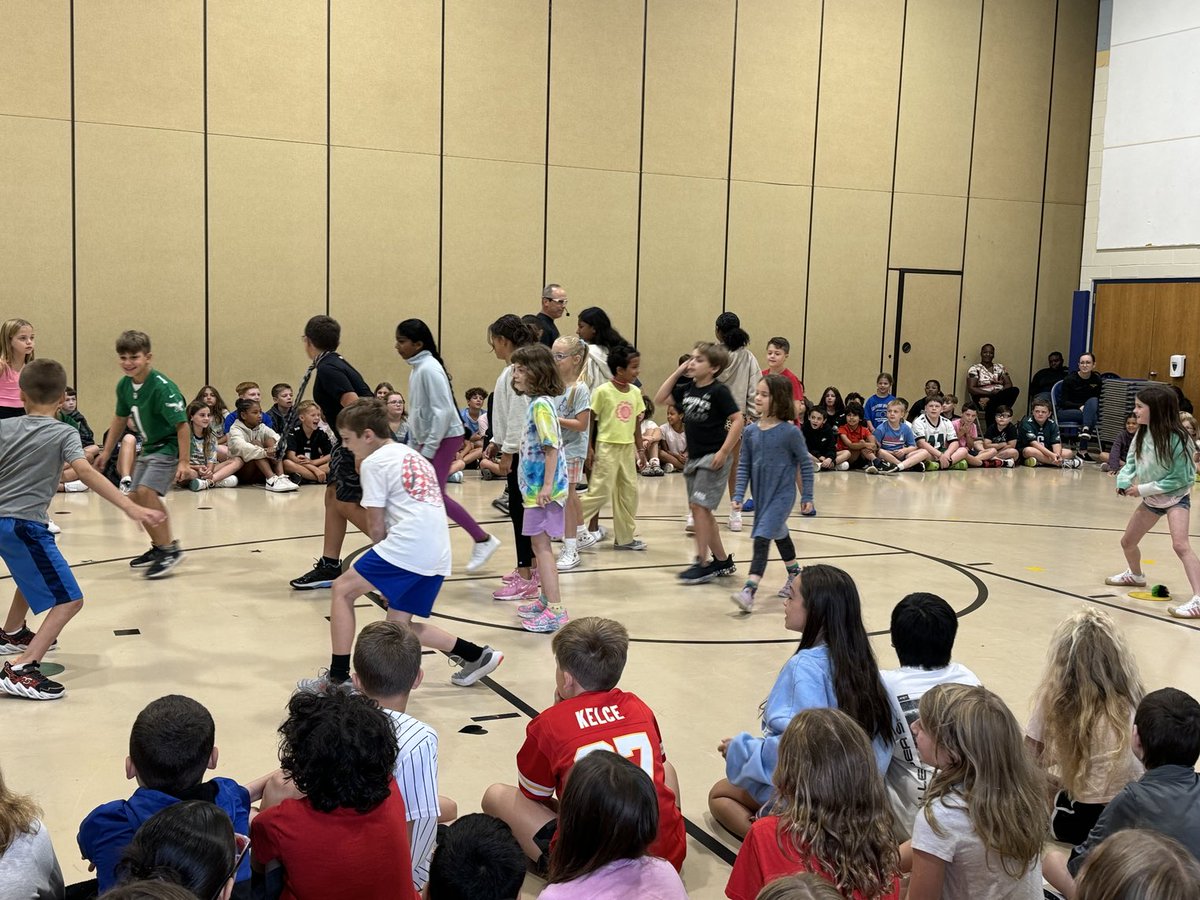 Dr. Recess is here showing us some very fun games to play at recess!! What a treat!! ⁦<a href="/DrRecess/">Dr. Recess/PlayFit Education</a>⁩