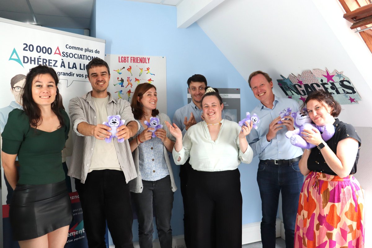 vivre-ensemble-friformobberi.fr fait sa rentrée au sein de @LigueParis. Une équipe agrandie pour créer davantage de communautés inclusives et bienveillantes. Avec le chercheur Thomas Villemonteix,  <a href="/UnivParis8/">Université Paris 8</a> qui pilote l'évaluation du projet. #stopharcelement #harcelementscolaire #CPS