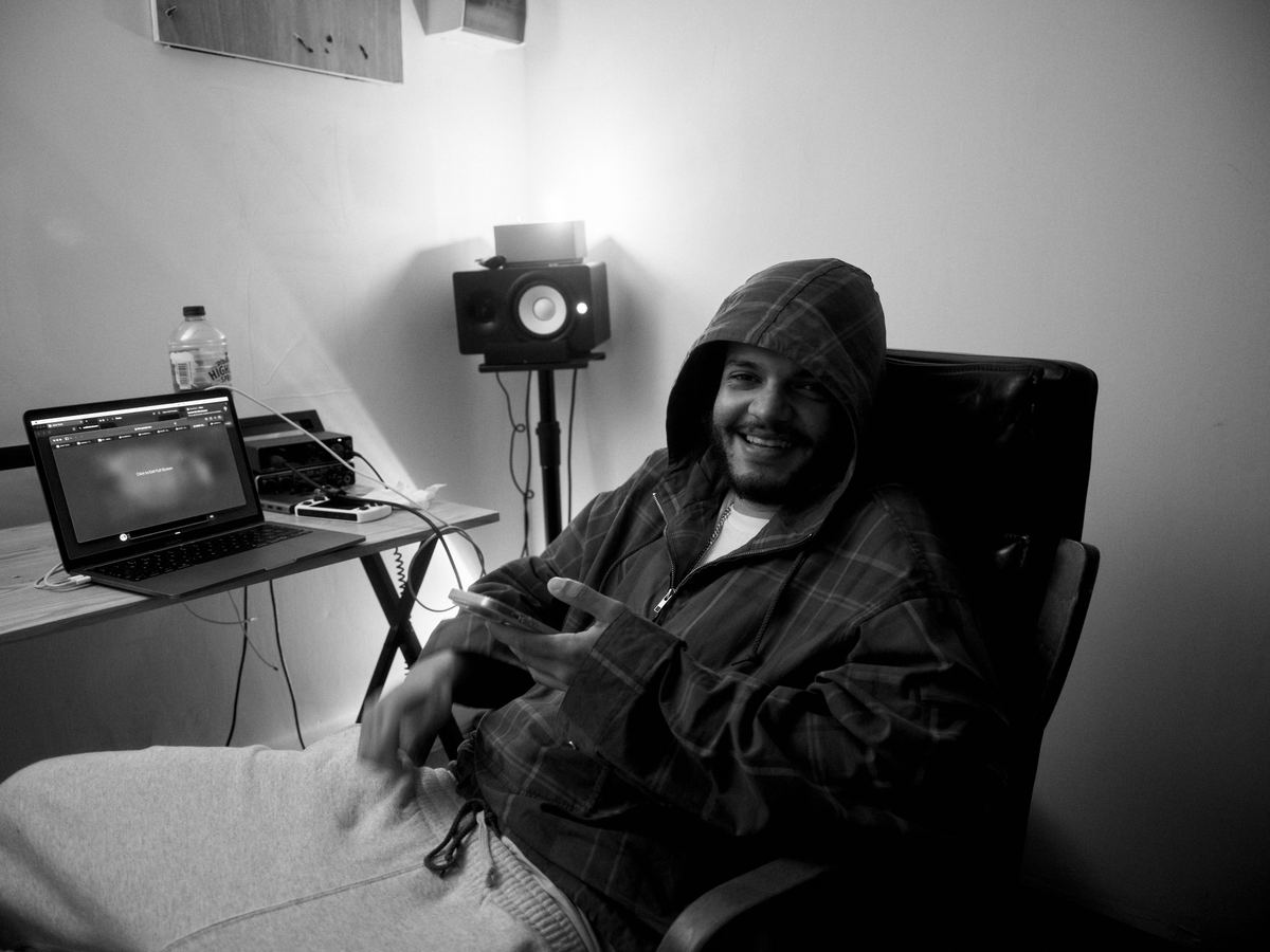 Summerhallery's tweet photo. 🌊Jadasea - support from Niontay and redLee🌊
22nd September

@jadasea1 has an impeccable ear for a kind of murky production that melds seamlessly with his laid back cadence, making it so the beat and vocals on his tracks weave in and out of each other.

https://t.co/0cCIT7NBvk https://t.co/VZ9EQqCM1U