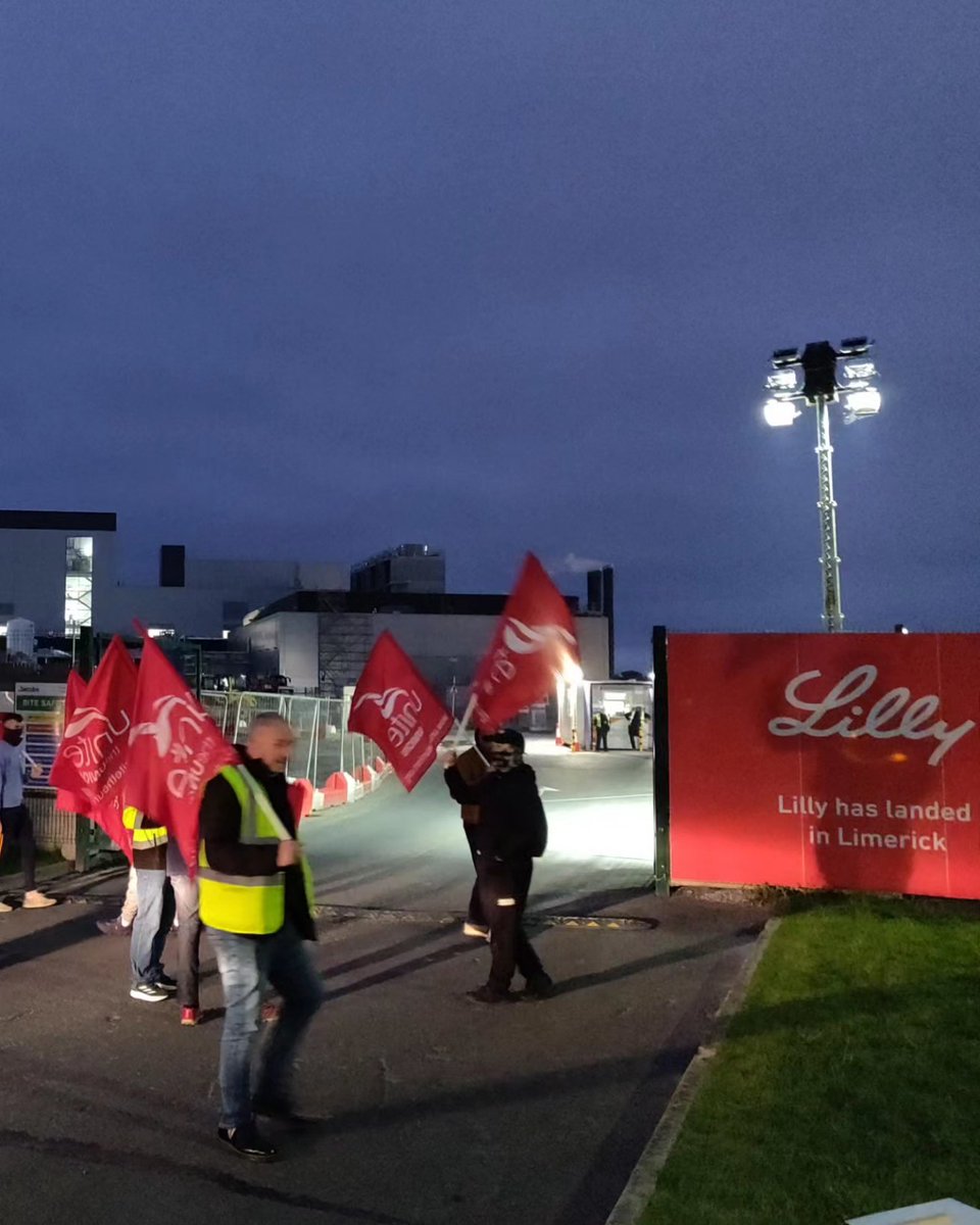 Socialist Party Limerick (@socialistslk) on Twitter photo Solidarity with striking <a href="/UniteConsROI/">Unite Construction ROI - join.unitetheunion.org</a> Mechanical Workers in <a href="/EliLillyandCo/">Eli Lilly and Company</a> and <a href="/ADI_News/">Analog Devices, Inc.</a> today. The Socialist Party say that workers deserve to thrive, not just survive. 🧵 (1/12) Solidarity with striking <a href="/UniteConsROI/">Unite Construction ROI - join.unitetheunion.org</a> Mechanical Workers in <a href="/EliLillyandCo/">Eli Lilly and Company</a> and <a href="/ADI_News/">Analog Devices, Inc.</a> today. The Socialist Party say that workers deserve to thrive, not just survive. 🧵 (1/12)